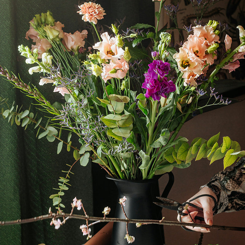 FLORISTS & LIFESTYLE BRANDS